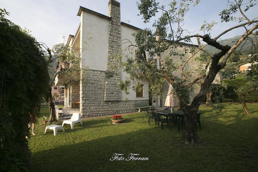 Casa Vacanze Gli Ulivi Del Lago Villa Sale Marasino Kültér fotó